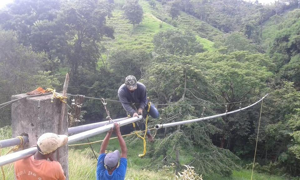 TRABAJOS DE REHABILITACIÓN DE TUBERÍAS DE AGUA POTABLE EN 'LA JOVI'